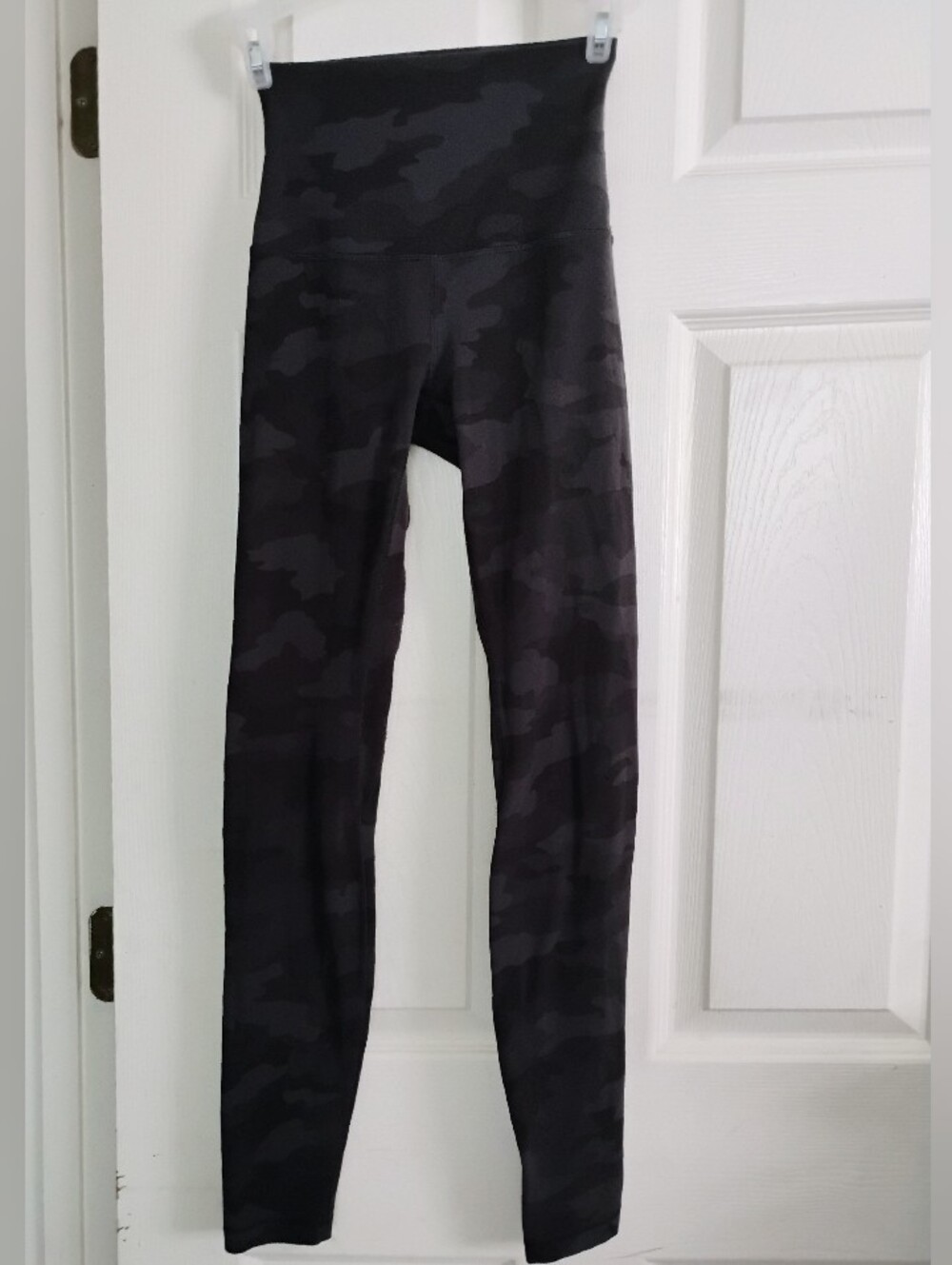 Lululemon Black Camo Leggings Size 2 Super High Rise